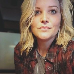 Meet your Posher, Candace